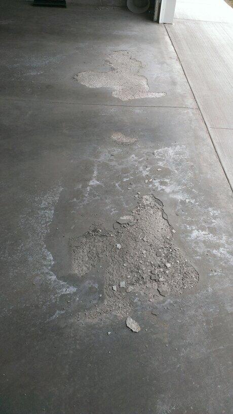 statewidemn's tweet image. A one year home should not have a garage floor looking like this. #spalling  #homeinspections #cement #bummer