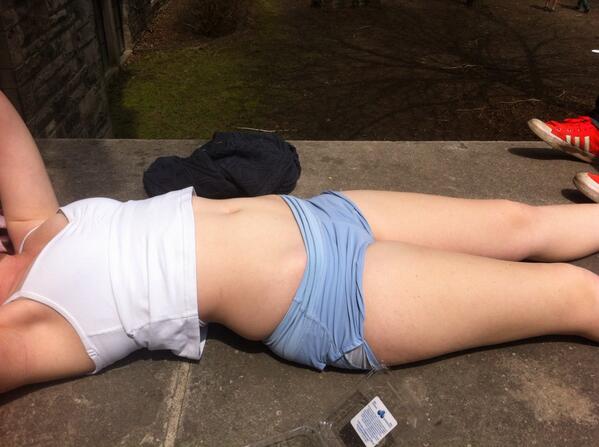 beachbl0ndehair's tweet image. Tanning session at lunch. #waytoopale #vampirelyfe