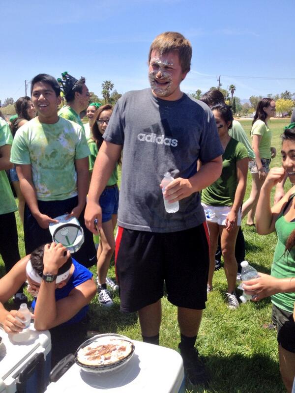 _KassidyK's tweet image. The look of defeat in @kevinkruz_ is priceless #pieeatingcontest #hewentupagainstamonster