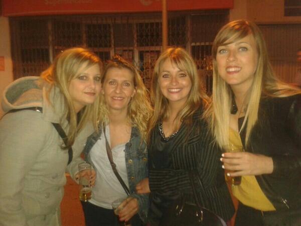 MissRicuras's tweet photo. Esas rubias #loSientoCanijas http://t.co/Aj7ZWzkgsU
