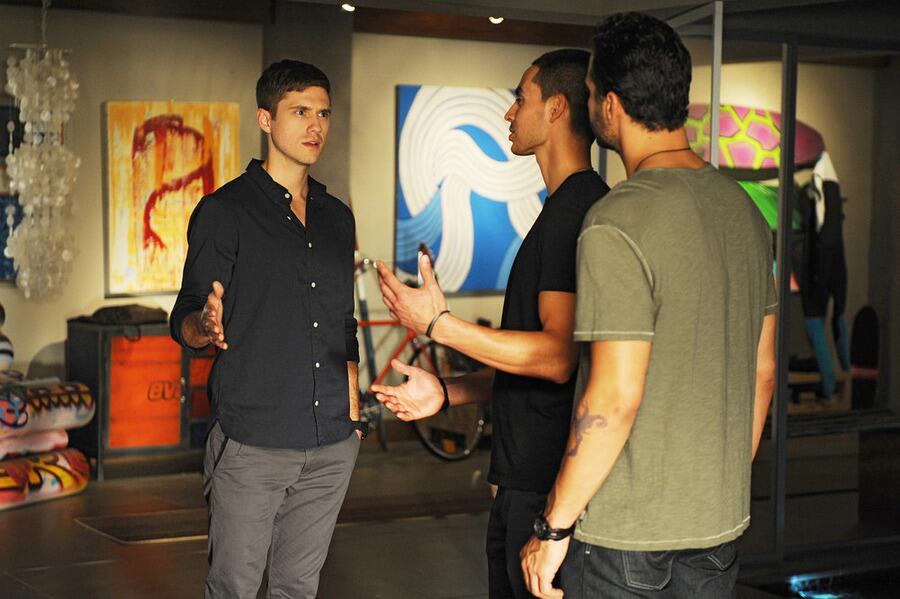 BnOZxE6IUAAPqwg.jpg:large