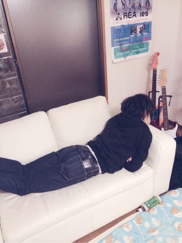 Goemon Records Pa Twitter 心優しき男たもんさん 早朝よりメイクお疲れ様です 髪型が崩れない様に凄い寝方をしておりますっ 笑 Http T Co Fjkjzs4rrw