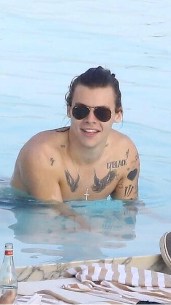 stylesys's tweet image. as vezes a vida gosta de foder com a gente.