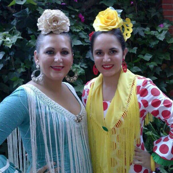 L0renyta's tweet photo. Cn mi gitanilla preferida!! Tq @Alicialvarez_98 http://t.co/8nS9av41a7