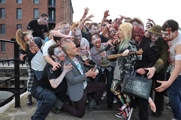 LivEchonews's tweet photo. Until death do us part...marriage proposal down at Albert Sh-ock! http://t.co/DBbE683Uwn http://t.co/fZ4M7kmz0R