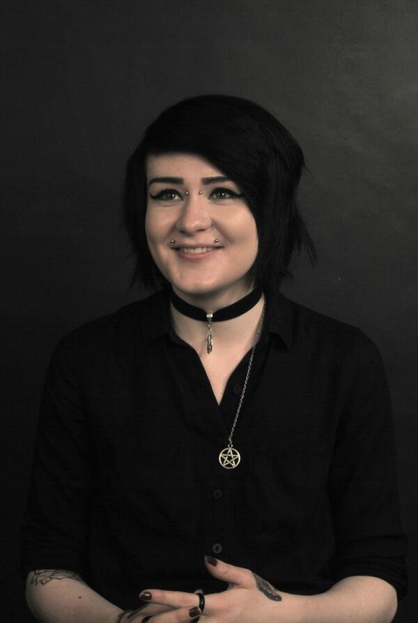 Fuck_Biersack's tweet image. Who wants to laugh at my "professional" photo for college. I look slightly like Wednesday Adams... O.o via #BeFunky