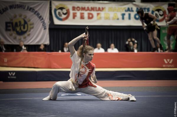 FFWushu's tweet photo. EWC_2014 / Jianshu imposé junior : une médaille d'ARGENT pour Juliette Vauchez avec une note de 8,84 http://t.co/TQJ4QQmkHV