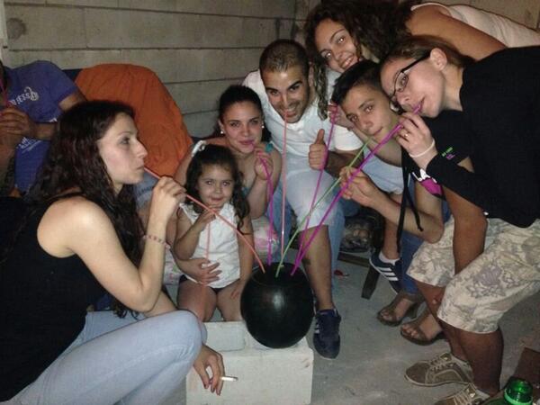 biby_angel's tweet photo. Con mi tita @albagc24 de cumplee!! http://t.co/fob82qNgLr