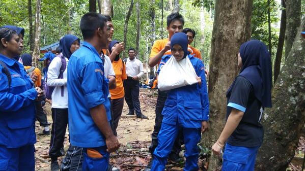 RajaAlhakim's tweet photo. "@jpampendang: Latihan mingguan jpam pendang 10.4.2014.. Sesi post mortem... http://t.co/6yGNGqM5w2" @JpamKedah @alpang59