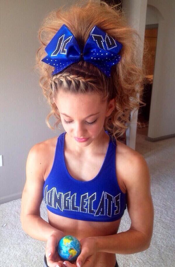 FourCheer's tweet image. Holy hair.