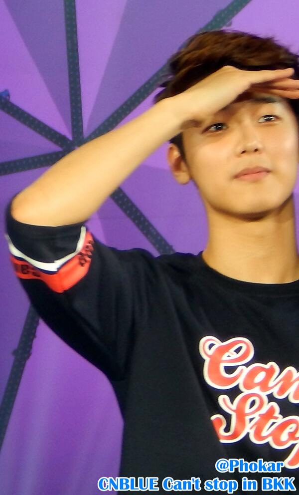 dedewimarsa's tweet photo. aaah handsome :3 "phokar: Pic MinHyuk@CNBLUE Can't stop in BKK http://t.co/b0r9NQ8IWi"