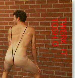 BertieSmith10's tweet photo. @danieltosh # bumbum # twerkittosh http://t.co/QZIT0dUwq7