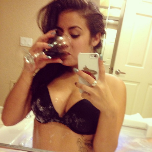 karla_nappi's tweet photo. #RelaxFull  to night....!! http://t.co/6NZSVFfNno