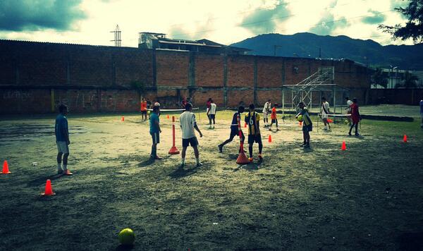 cdAndresEscobar's tweet photo. La confianza sigue intacta...Sacrificio + Buen Juego serán claves mañana #LaCasaSeRespeta #SiSePuede http://t.co/Zim2OfZShL