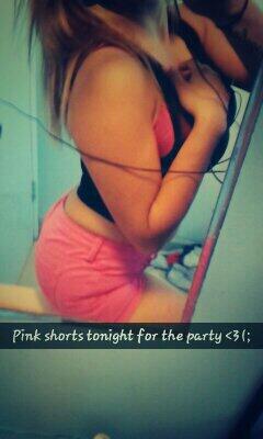 FuqkenSuu's tweet photo. Rocking pink tonight (; http://t.co/0KNH6nRJ9U