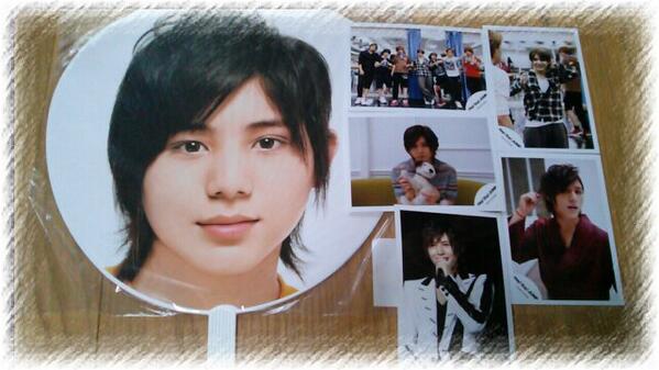 amy8217's tweet photo. @mamihsj いきなりのリプすいません！画像の物お譲りできます。定価以下可能ですが限度がありますのでご了承ください。他にも譲れる物あるので気になったらお返事ください（＾０＾） http://t.co/c9J8xB1agC