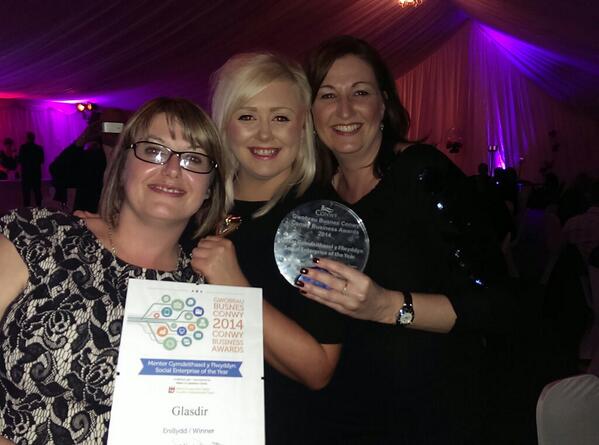 Well done to @glasdirLlanrwst on winning Social Enterprise Award at Conwy Business Awards last night #result