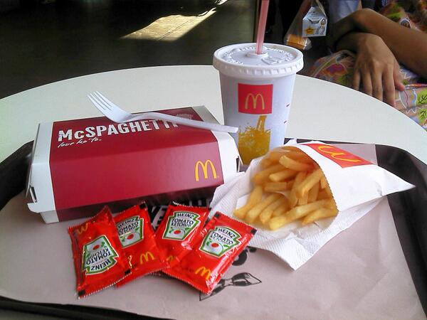 KrissyAchino's tweet photo. My typical Mcdo Meal! :)) @Mcdo_PH #Sarap #ExtraBreak http://t.co/kflA8WGwnX
