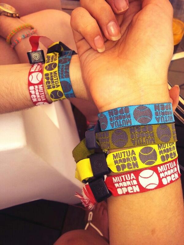 crisortiz27's tweet photo. “@Adrianita_sc: Zona vip ! Con @crisortiz27 @albertotityu http://t.co/YV0DzK8P9Y”