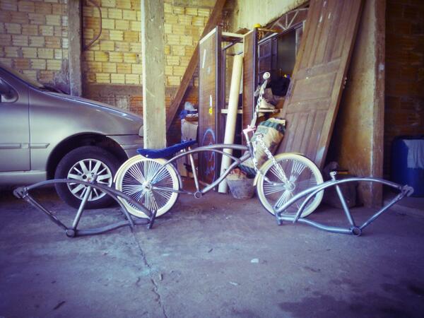 dine1212's tweet photo. Mais alguns trampo por ai! Lowrider bikes ;) http://t.co/ChyxPrukOy