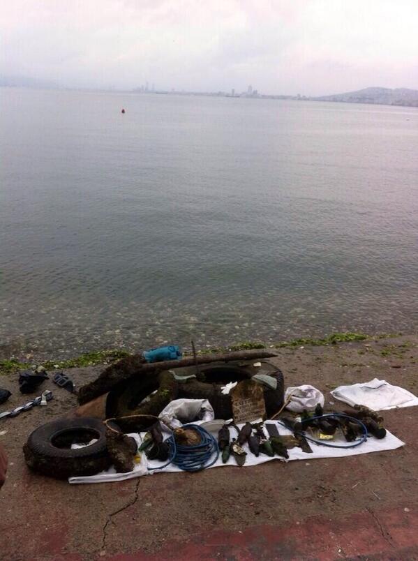 LDITAkdeniz's tweet photo. #akdenizitemizliyoruz #letsdoitakdeniz İzmir İnciraltı http://t.co/FRkRVanXun