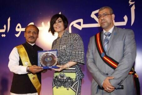 shamsofficial's tweet photo. اول فنانة سفيرة عربية وخليجية لمنظمة دولية عالمية من من  اعضائها الرئيس الامريكي اوباما ومن سفرائها شاكيرا وانجلينا🌹 http://t.co/0zGX6XK4z7