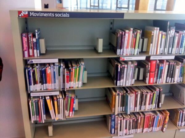 Rogerbuch's tweet photo. Biblioteca Jose Barbero de Trinitat Vella, especialitzada en moviments socials! #20forum http://t.co/7MI6ZTQfjK