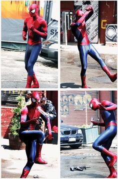 20darls's tweet image. "@SpideyID: Mungkin ini jenis tarian yang nanti akan mengalahkan Gangnam Style #SpideyStyle :)) http://t.co/i9o6Wdh9Ra"