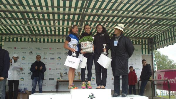 Très joli podium de la #triathlonienne ! Félicitations à toutes 
#trinosaure #trifeminin #les30ansdutriathlon