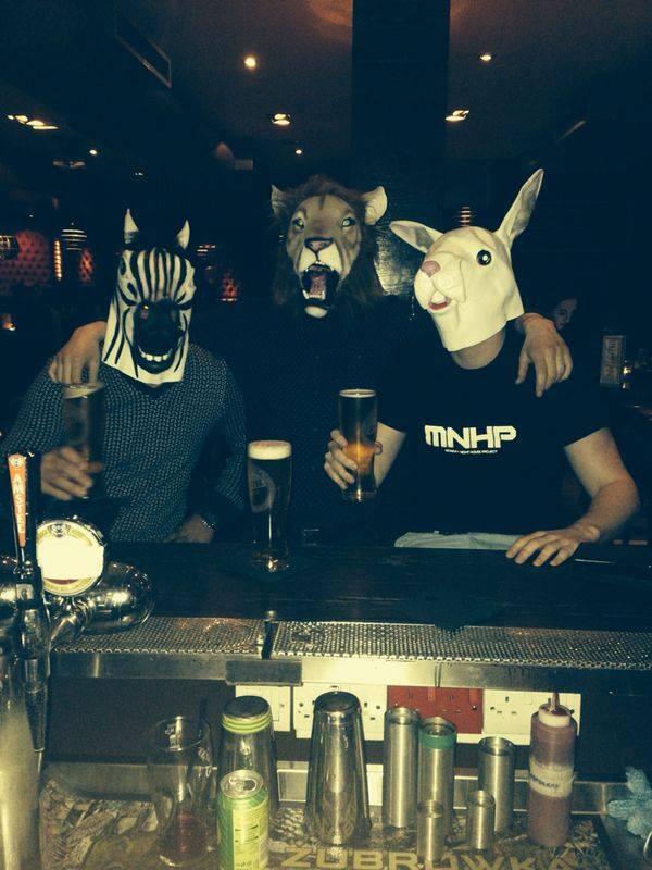 DoubleDutchLDS's tweet image. Zoo animals hard at work for this Monday..