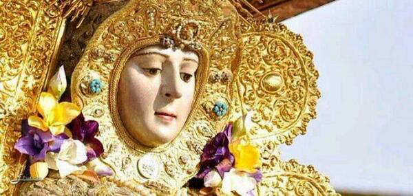 trianeradtriana's tweet photo. Cuando yo era chiquitito fuí al Rocío con mi madre y en la ermita de la Virgen ella me enseñó a rezarle… http://t.co/9jaJTbiXbq