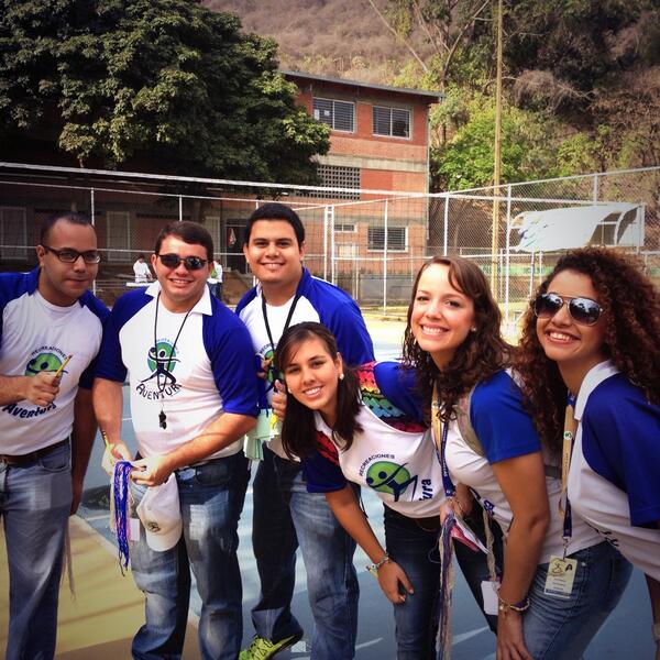 camp_mirefugio's tweet photo. Parte de nuestro team de coordis listos para empezar @jesenniadahdah @giuseppe_alia @Pao2804 #PrimerEntrenamiento http://t.co/aZgRshhVuv