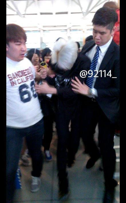 BnRk_vxCQAAQ-jz.jpg:large