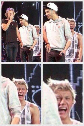 Larryexciitado's tweet image. SEM LINK,  SEM FOTO,  SEM NOTÍCIAS EU TOU TIPO  #1DWelcomeToBrazil #LouisBrazilLovesYou #HarryStylesEDoBrasil