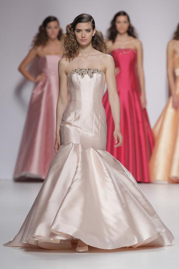 Maricovers's tweet photo. Hot news: Cymbeline   The Cymbeline 2015 collection, LA VIE EN ROSE http://t.co/B4K4yBAx57 http://t.co/cVErQ7KpvY