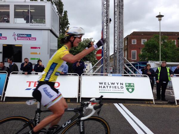 nicolajags's tweet image. Perfect timing #Voss taking the win #WomensTour #motionpic