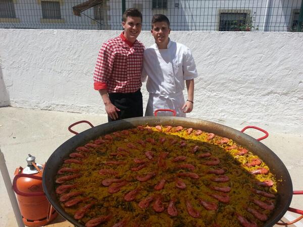 MarioTorafejo's tweet photo. Buena comida la de hoy http://t.co/loxIH08A83