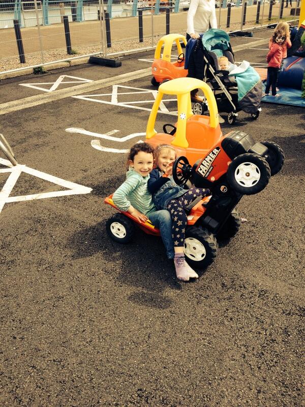 radiostephen's tweet photo. #giro party @TheSwiftCarrick @TheSwiftBar in Carrickfergus! 👍 http://t.co/v0qYCMNSu7