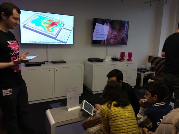 T_Labs's tweet photo. Traditionelle Ladengeschäfte wissen wenig über das Verhalten ihrer Kunden im Markt. #IndoorAnalytics schafft Abhilfe. http://t.co/5rYkK9PQiP