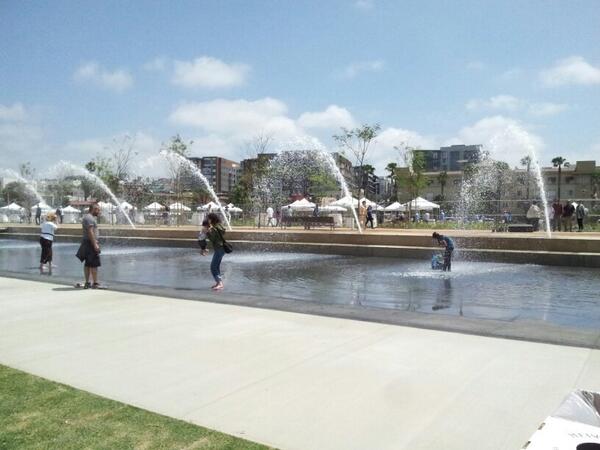 MilagroVineyard's tweet photo. The water feature already being put to good use at sd's new waterfront park http://t.co/kEEVpVGCPa