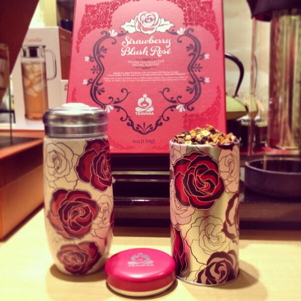 The perfect gift for any mother on the move. 
#Teavana #BeverlyCenter ##MothersDay #Gift #Strawberry #Oolong #Tea