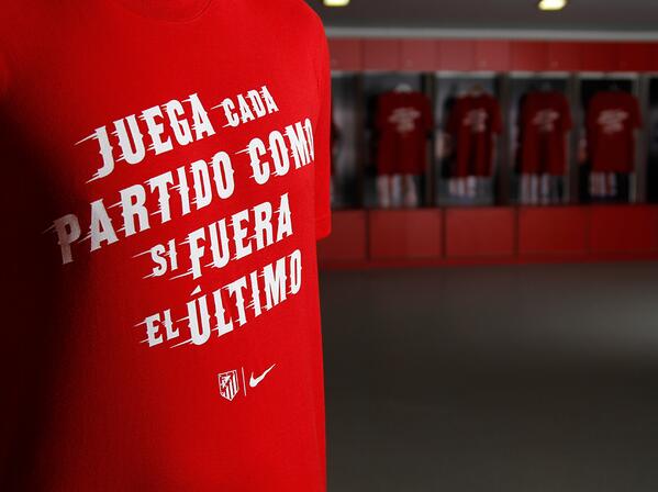 Atleti's tweet photo. Cuando el Calderón ruge, el equipo sabe que ha llegado el momento. #ArriesgaloTodo. Mañana #Alas6enelCalderón. http://t.co/lpHNTcigge