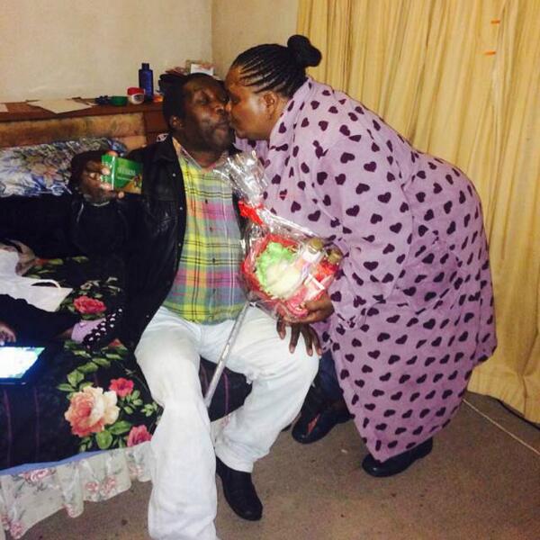 2mee's tweet image. When u know ur parents love each other..... #Family #TrueCommitment #TrueLove #Benchmark ♥ My parents kinda love