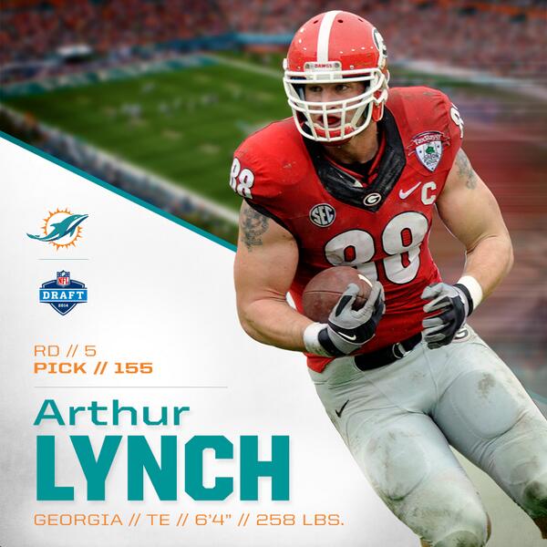 MiamiDolphins's tweet photo. Welcome to Miami - @alynch1788!!

#FinsUp http://t.co/r6YNE80fax