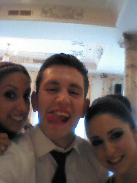 frankivazquez3's tweet photo. @miriamsegovia5 @jenifer_sp esto me han colocao en el banquete... A ver como acabamos! http://t.co/OMlVxRwS3I
