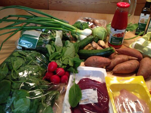 beyoupi's tweet photo. Erster Einkauf für #Paleo sauteuer das Biozeugs. Nix industrielles dabei. http://t.co/rB4IXLf4my