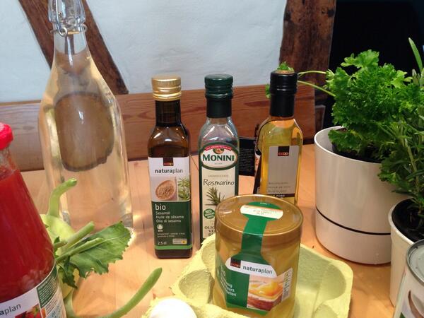 beyoupi's tweet photo. Erster Einkauf für #Paleo sauteuer das Biozeugs. Nix industrielles dabei. http://t.co/rB4IXLf4my