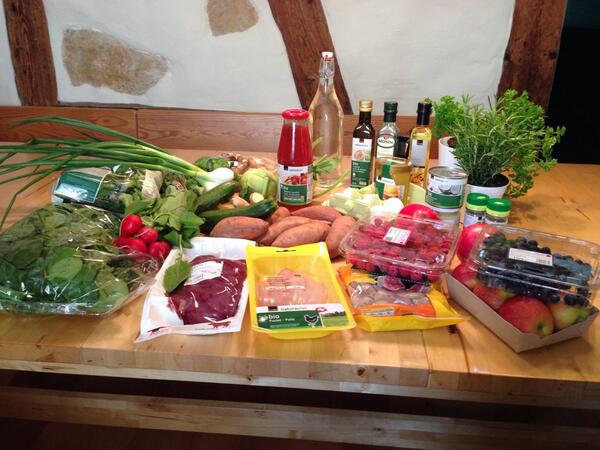 beyoupi's tweet photo. Erster Einkauf für #Paleo sauteuer das Biozeugs. Nix industrielles dabei. http://t.co/rB4IXLf4my