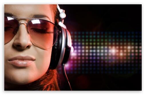 Vanavond de heetste en beste beats in tha mix. <a href="/Onur_Reyez/">DJOnurReyez'</a> &amp; <a href="/SkylinerDJ/">Skyliner</a> achter de decks in @pand3en40 #hoogeveen.