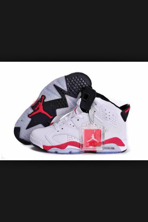 DopeKiks's tweet photo. "Retro Female Jordan 6 white/infrared" http://t.co/oDpfzyQyc8